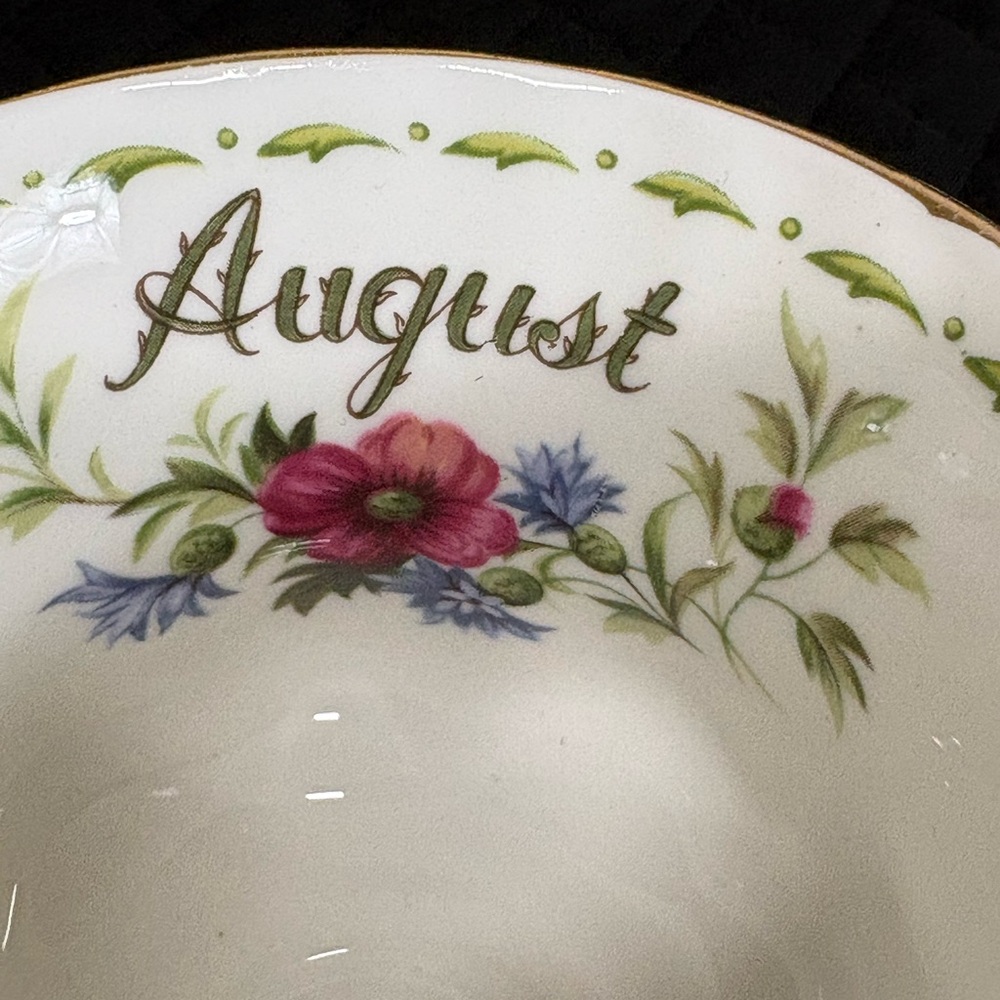 Royal Albert Bone China Flower of the Month August Poppy Teacup & Saucer - Picture 12 of 14